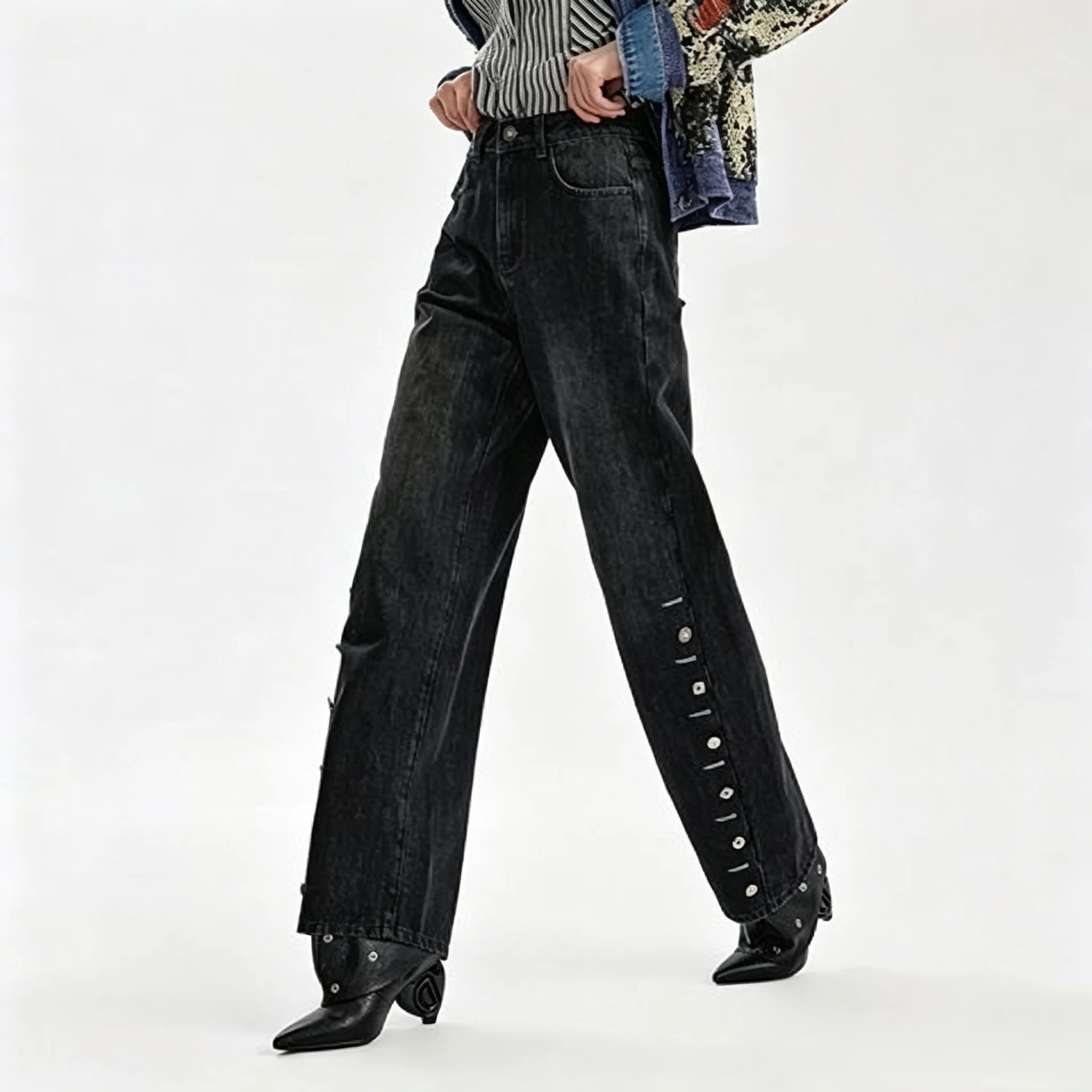 2026 Spain Autumn/Winter New Product Loose Silver Wire Fine Sparkle Irregular Button Decoration Long Curved Knife Women's Jeans