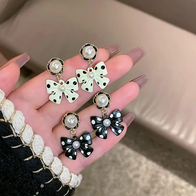 

Korean INS Cute Polka Dot Bowknot Earrings for Women 2024 Trendy Imitation Pearl Bowknot Pendent Ear Stud Girl's Jewelry Gifts