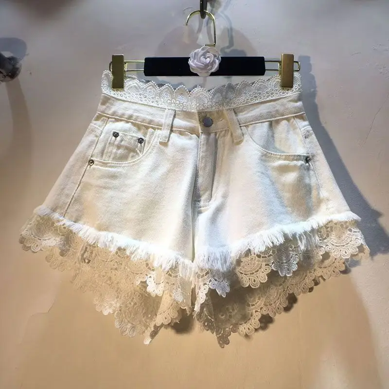 2026 Summer New Splicing Hook Lace High Waist Burr Denim Shorts Hot Pants Women