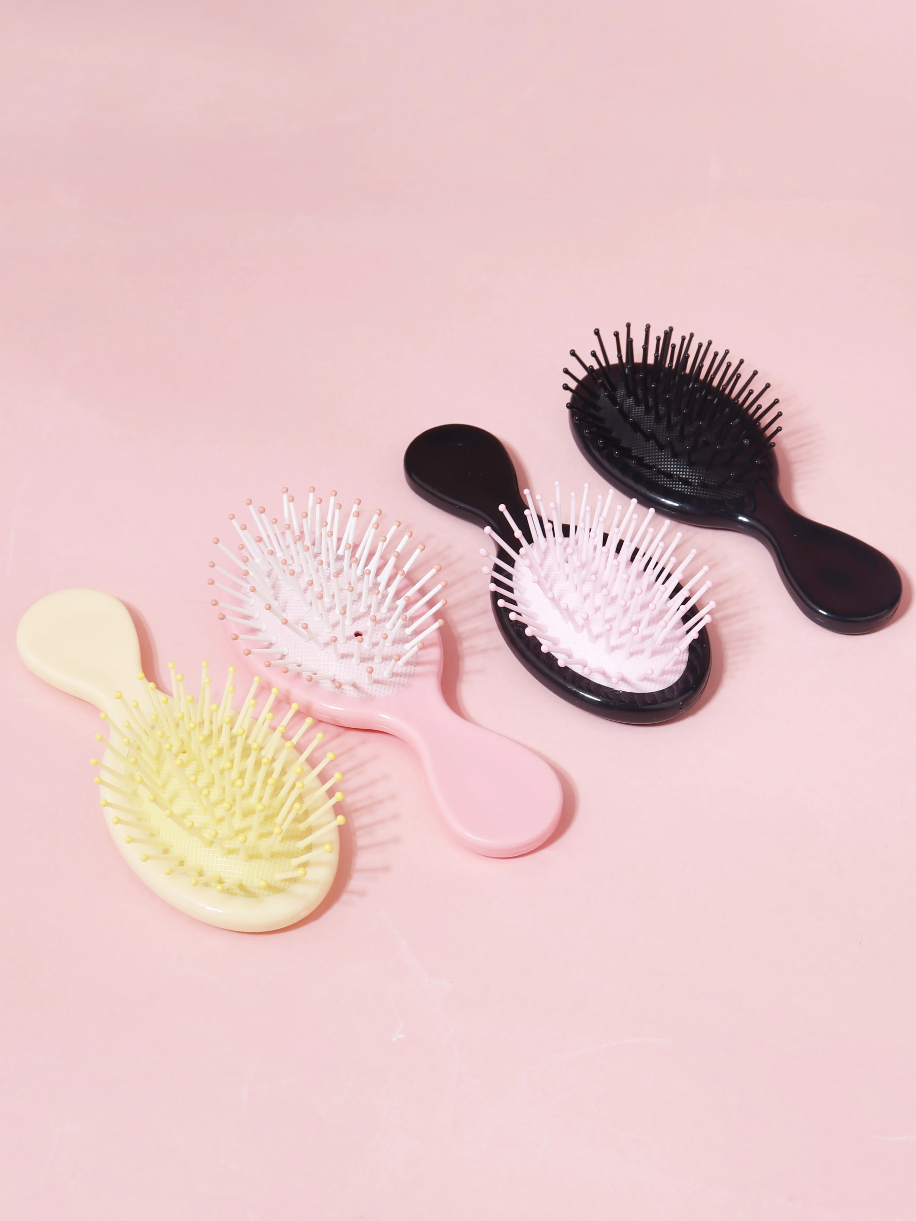 1PCS women\'s small hair brush, portable travel hair brush, mini oval dry and wet air cushion hair brush