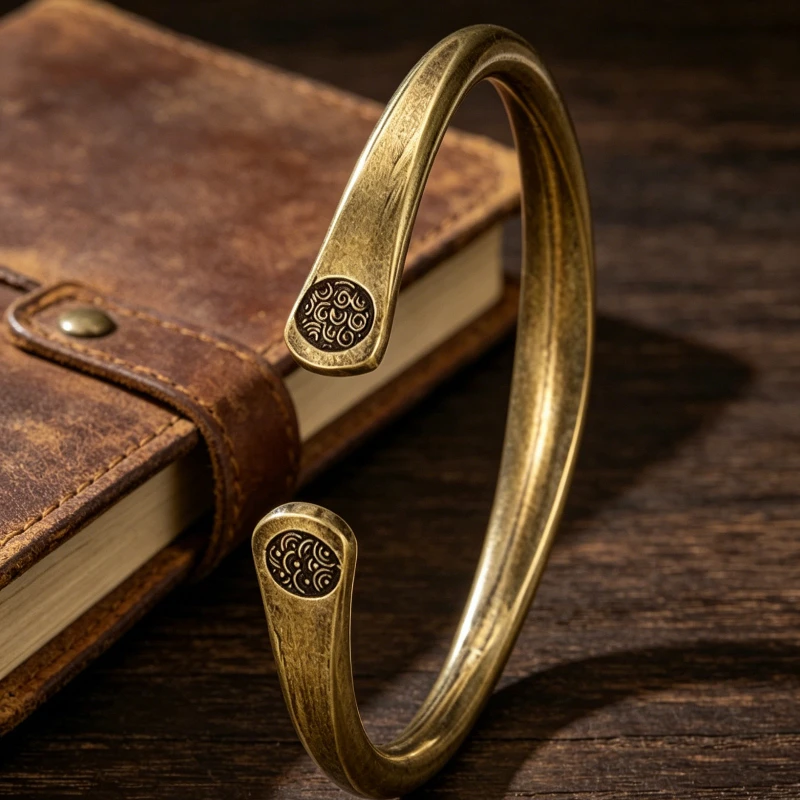 Vintage Minimalist Style Lotus - огляд і ціна Men'S Minimalist Accessories