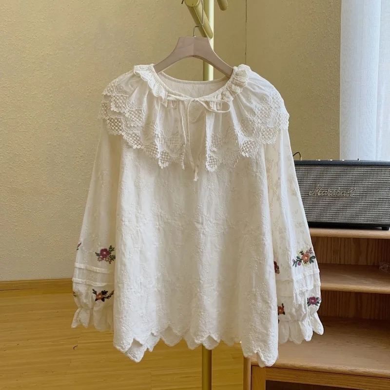 

French Vintage Blouses Peter Pan Collar Flare Sleeve Flower Embroidery Shirts Autumn Casual Loose All Match Women Clothing 2023