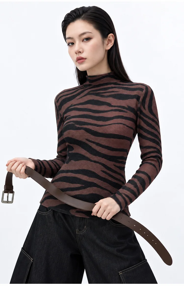 Women's Retro Striped Mock-Neck Base Layer – Stretchy, Textured, Slim-Fit, Versatile Long-Sleeve Top (Issey-Style)