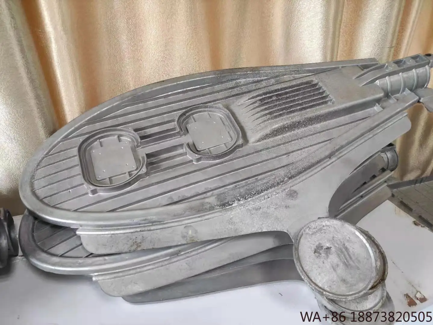 آلة الصب الألومنيوم أضواء عامة الغرفة الباردة يموت #4