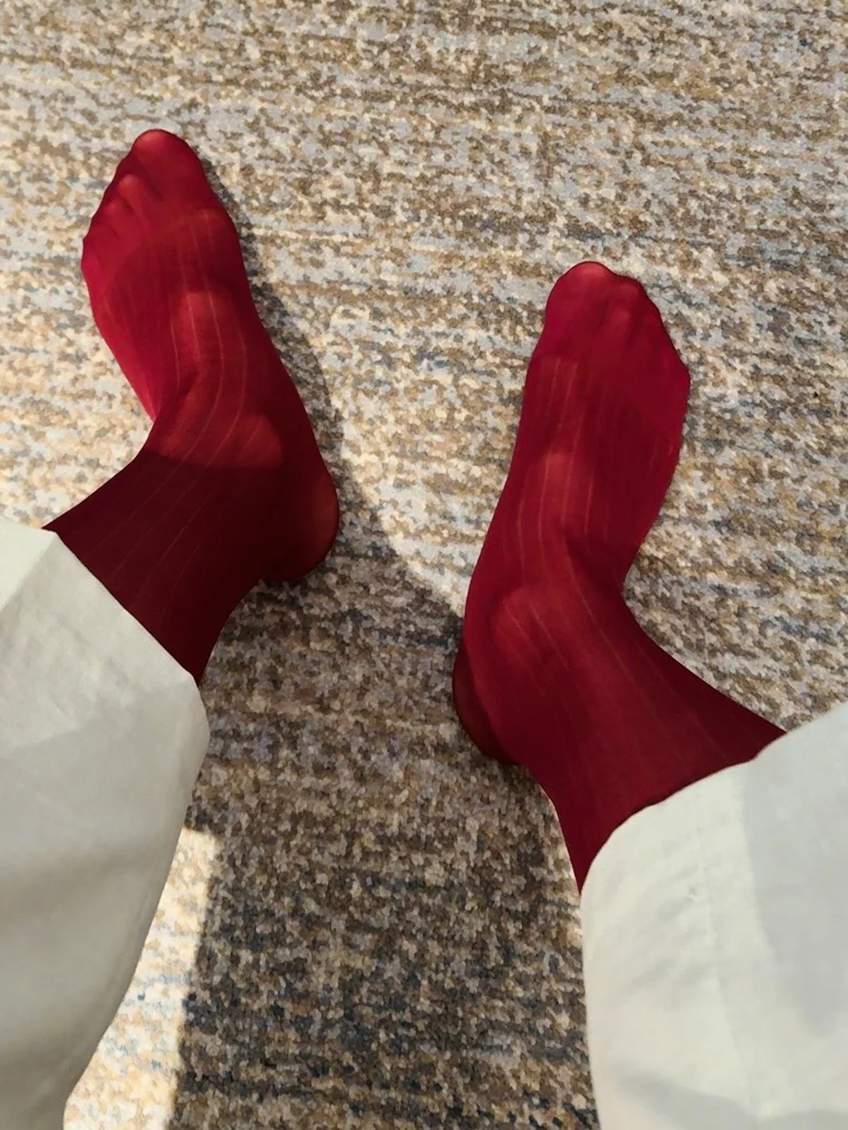 Transparente, vertikal gestreifte Socken für Herren, dünne Strümpfe, durchsichtige Nylonsocken, mittelhohe Socken, Business- und formelle Herrensocken, passend zu Anzügen und Schuhen. – Detail 14