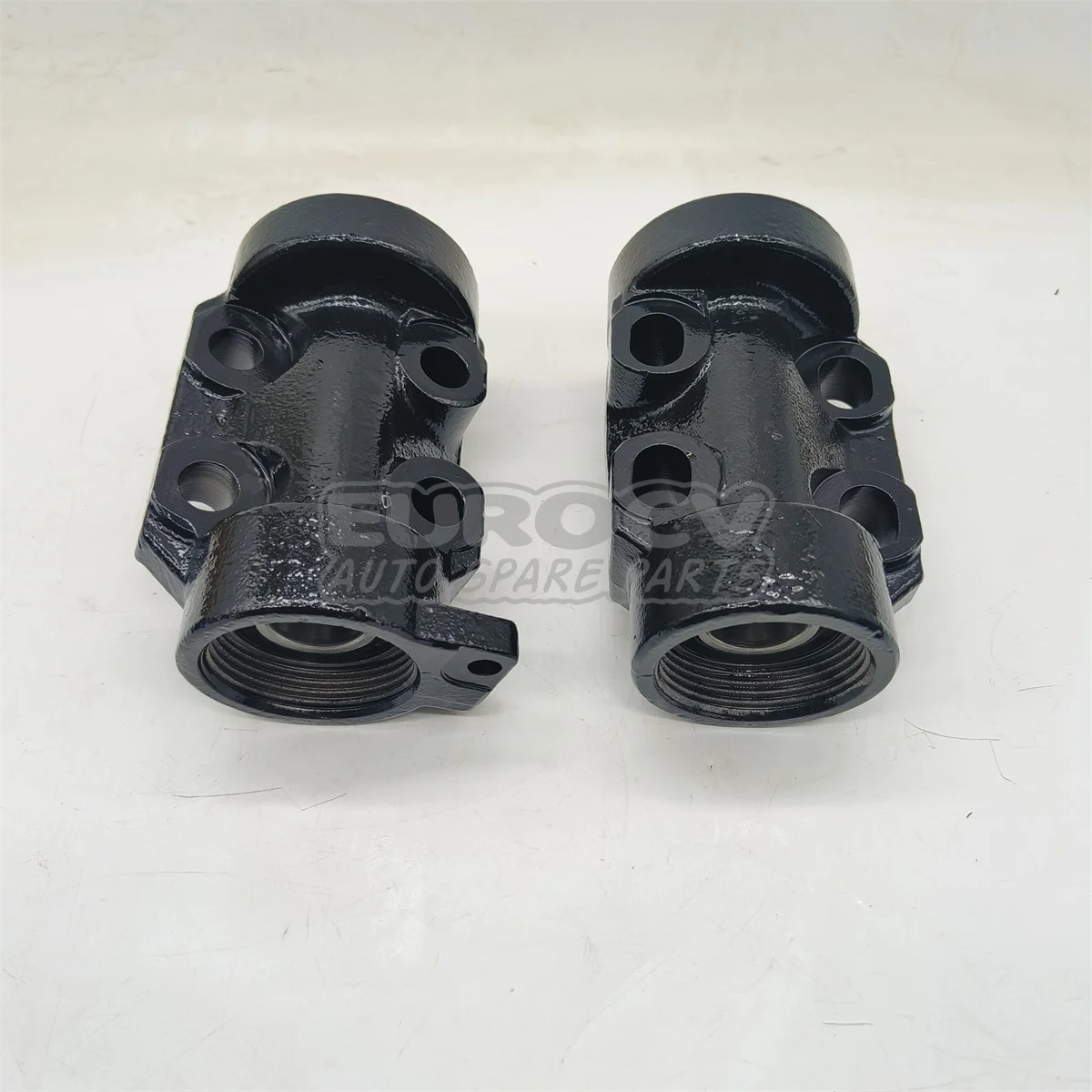 Spare Parts for Volvo Trucks VOE 21817833 + 21817834 Anti Roll Bar Bearing Housing Kit