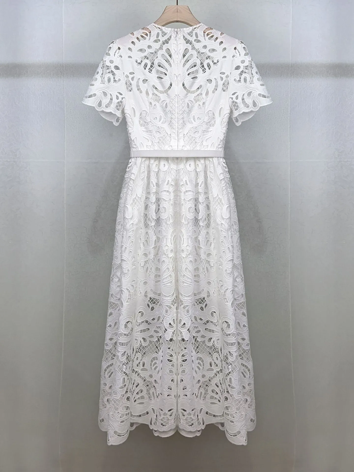 Women Lace Hollow Out Midi Dress White Single Breasted O-Neck Short Sleeve Elegant Autumn 2024 Robe with Belt