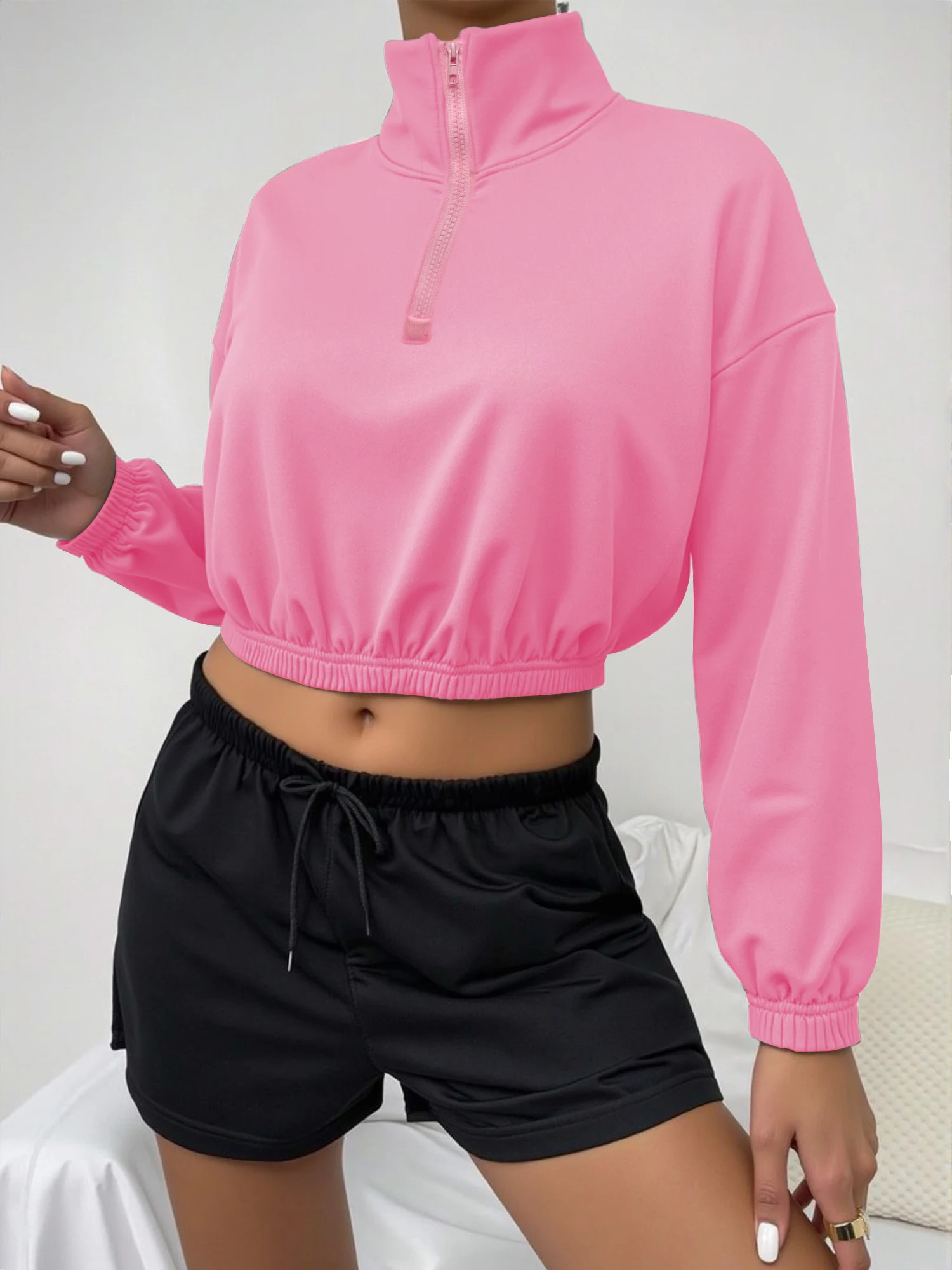 Modern Streetwear Quarter Zip Top, Banded Hem Cropped Sweatshirt for After‑School Hangouts and Trend‑Focused Outfits