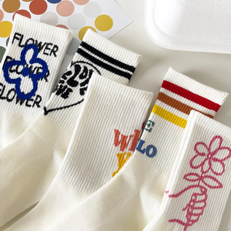 Japanese Floral Ladies Color Socks Creative Graffiti Color Mid-tube Ins Tide Couple White Spring And Autumn Cotton Sports Socks