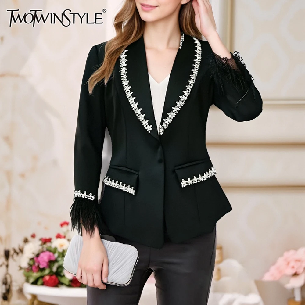 

TWOTWINSTYLE элегантный пиджак для похудения со сращенными перьями для женщин, роскошный женский пиджак с лацканами и длинными рукавами в стиле пэчворк из бисера, новый