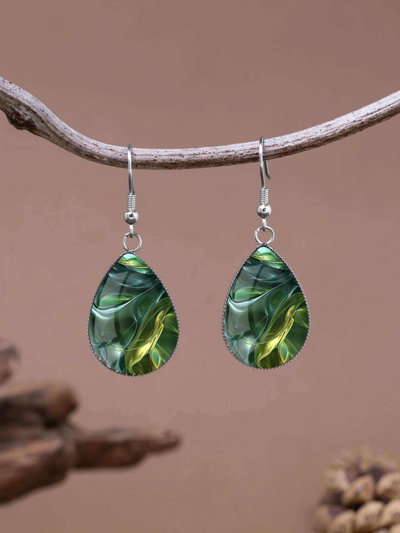 Women's Green Irregular Quicksand Pattern Earrings