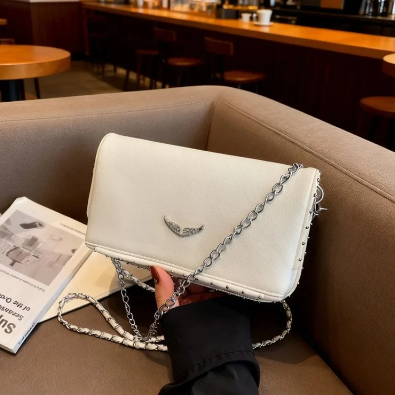 Trendige Kettenumschlagtasche im koreanischen Stil – Damen-Umhängetasche unter den Armen, modische Umhängetasche, schick und vielseitig