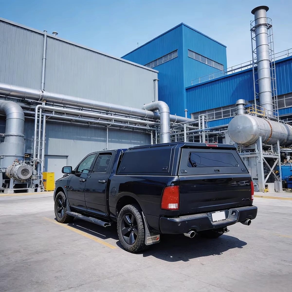 

LuoXi 4x4 Pickup Aluminum Truck Bed Caps Truck Hardtop Topper Canopy with Camping Table for F150 / RANGER DOGE RAM 1500