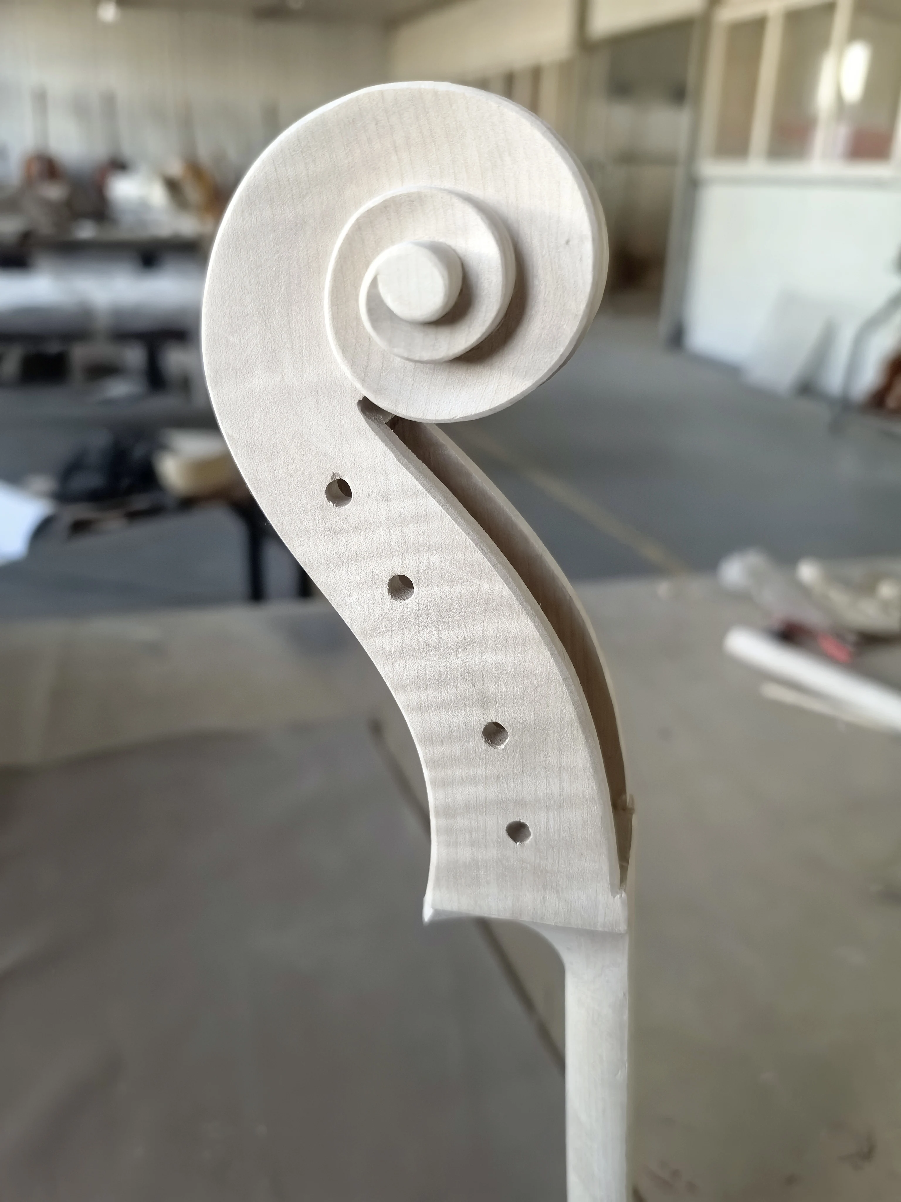 

Unfinished Flame Maple Cello Head, DIY Part Accessories, High Grade, Professional, 1Pc, 4/4 Cello Handle,Full Size Unvarnished