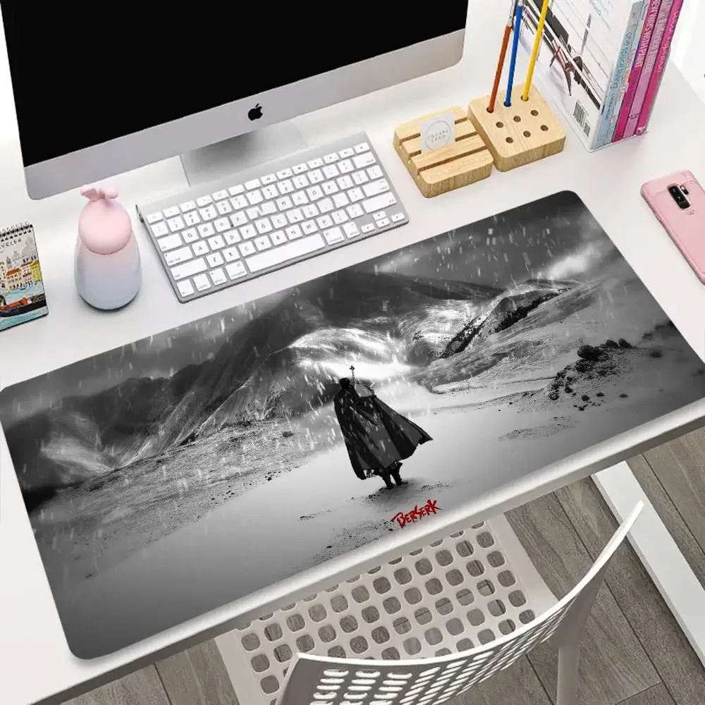 Tapetes de mouse para jogos de tamanho grande XXL, parte traseira de personagem de anime super legal, material de borracha, bordas costuradas, adequados para escritório e casa
