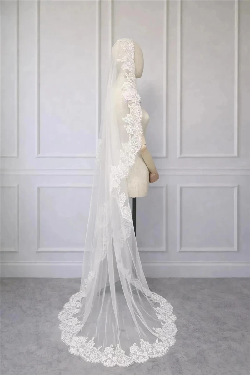 Thumbnail 3 - #17 Latest Bridal Veil Accessory Offers