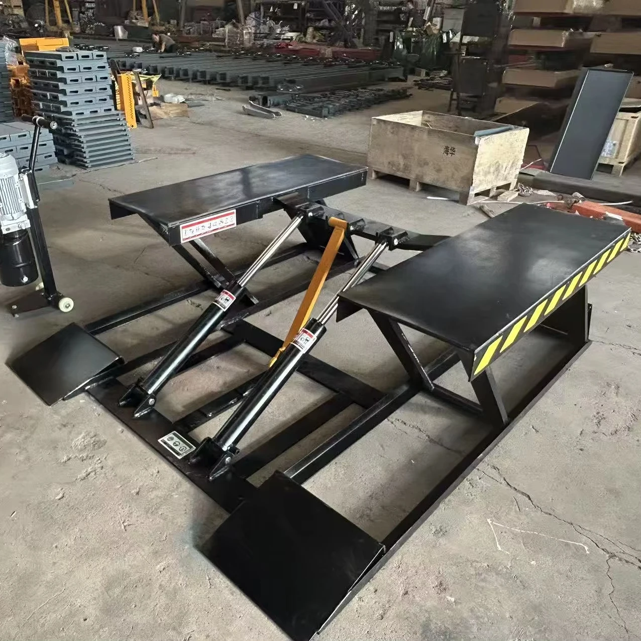 4.5 TON Mini Hydraulic Scissor Car Lift Low-position Car Lifter with Hydraulic System Car Lift Equipment