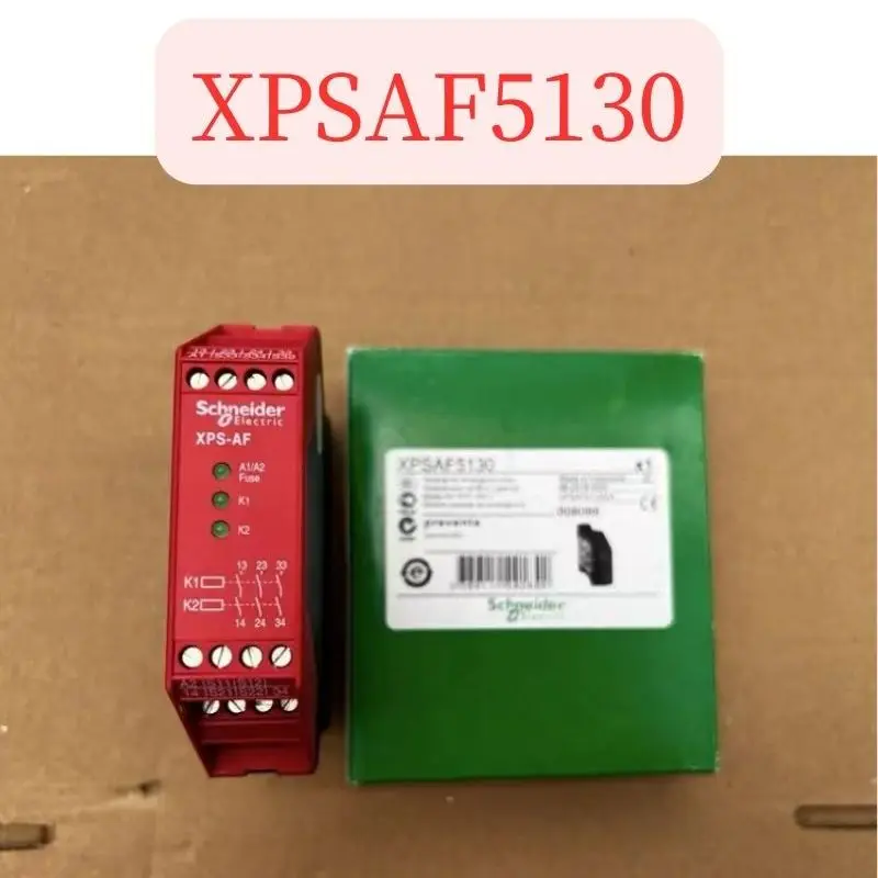 XPSAF5130 New Schneider Safety Relay