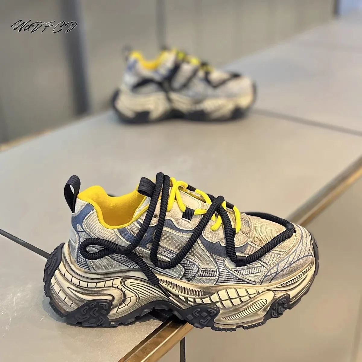 

Массивные кроссовки, мужские дизайнерские потертые спортивные туфли в стиле ретро, модные повседневные кожаные сетчатые дышащие туфли на платформе с увеличенной высотой