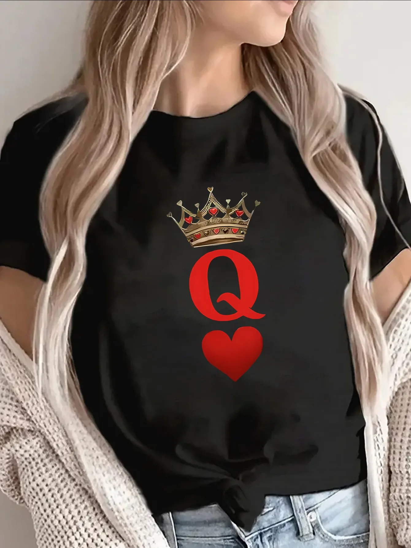 Queen Of Hearts Womens T Shirt Luxury Crown Red Heart Letter Q Graphic Tee Short Sleeve Casual Dating Holiday Party Ladies Tops
