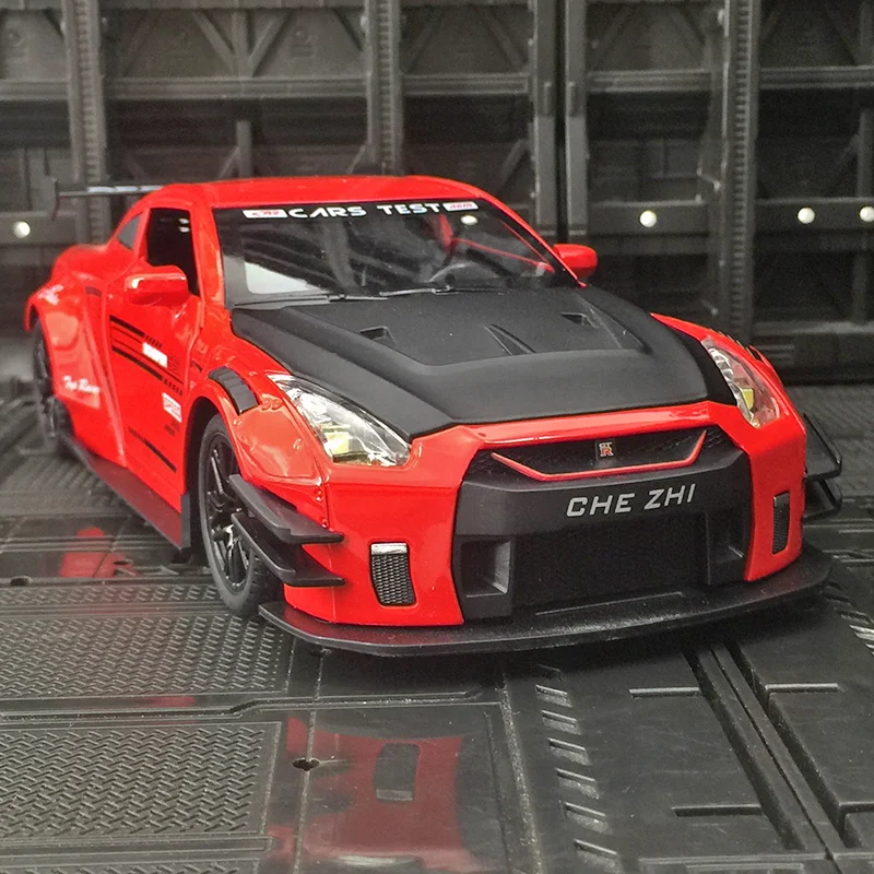 Simulación 1:24 Nissan GTR 35, modelo de coche de rally de aleación, colección de adornos para coche, puertas y maletero del capó del motor se puede abrir