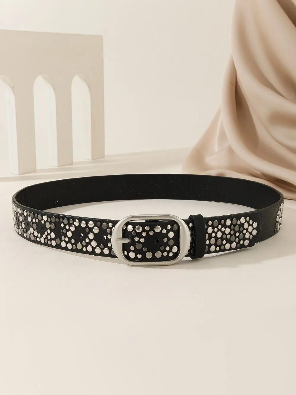 Modischer Legierungsgürtel für Damen mit PU-Leder und Nietenverzierung, Lässiger Taillengürtel im Punk-Stil mit Nadelschnalle, Hosen-Dekoration – Detail 3