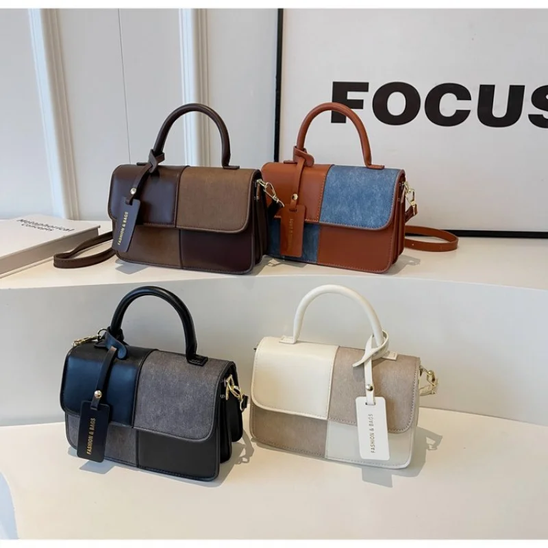 Bolso de hombro para mujer de alta gama con logotipo de marca de lujo y detalles elegantes populares adecuados para errores diarios ​