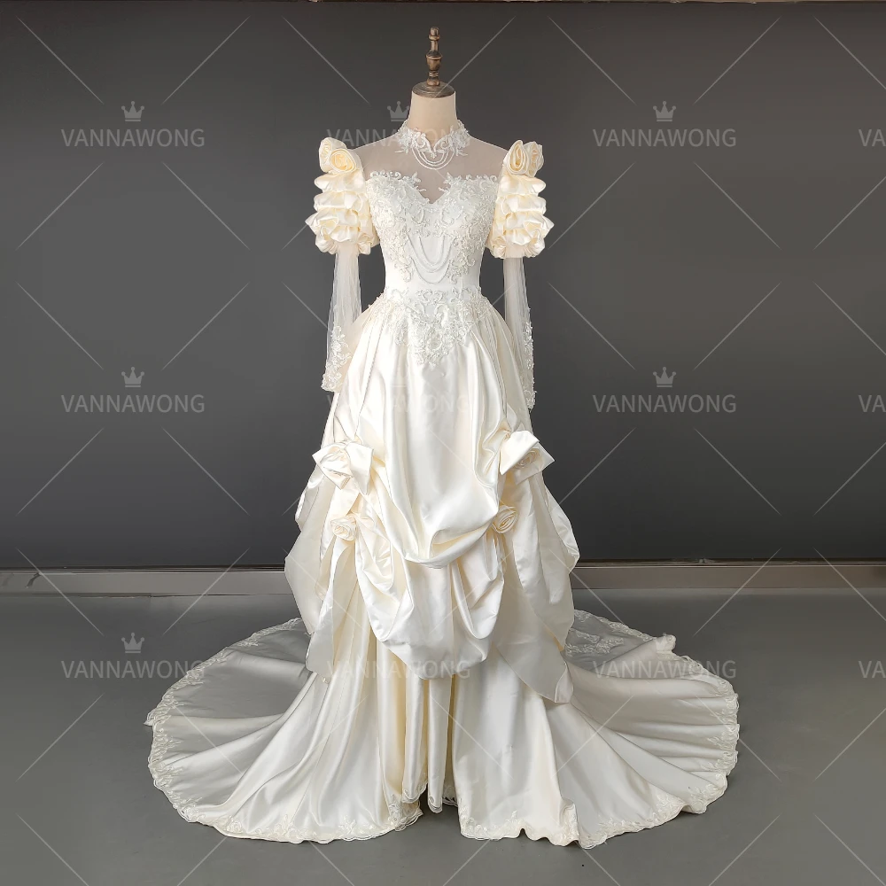 Luxury  Vintage Satin Gothic Bridal Wedding Dress Long Sleeved Bride Gown Formal Occasion Ball Gown Amanda Novias customized