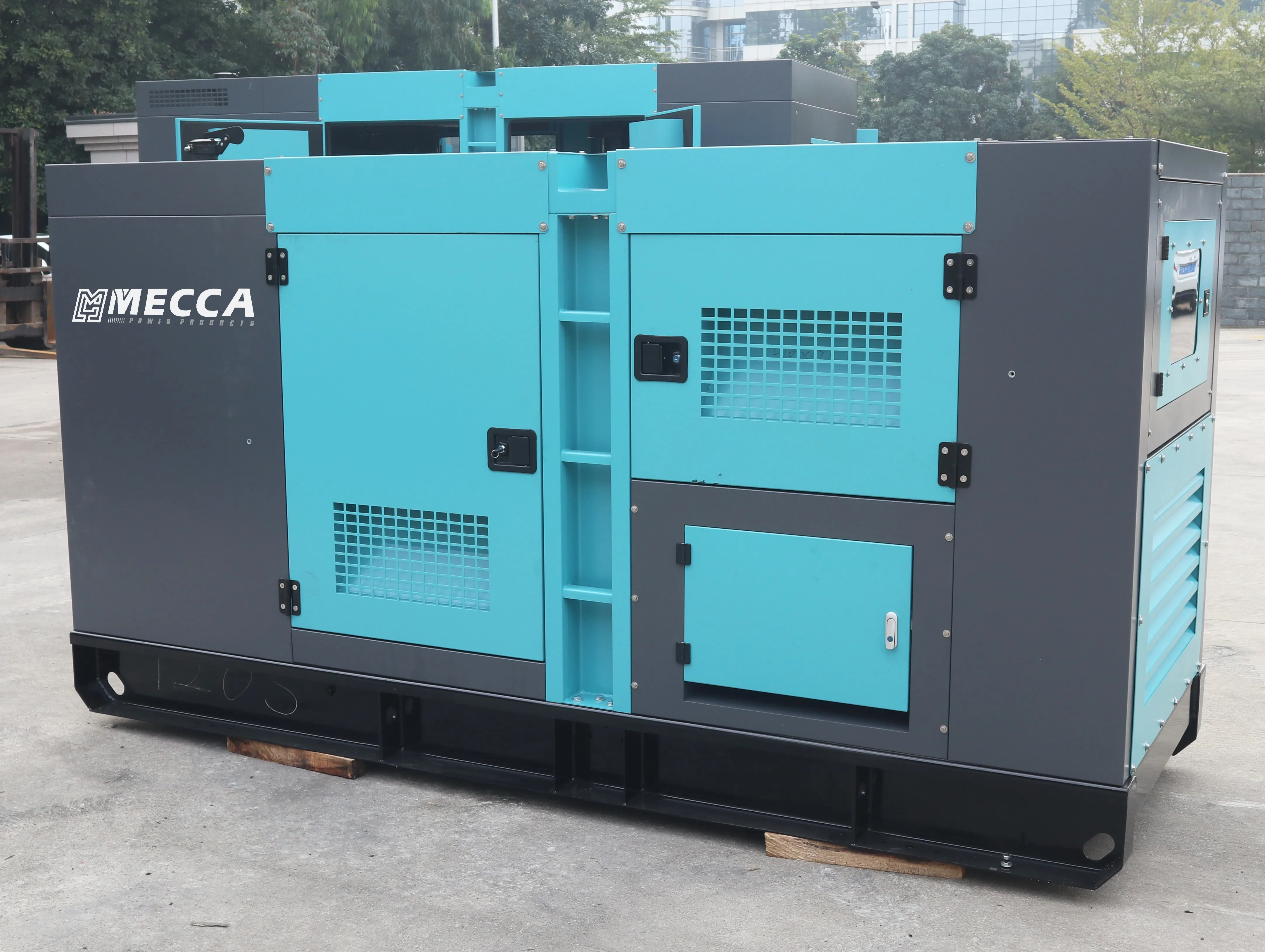 High Quality 'Diesel Genset 160kW 200kVA Water Cooled Power Generator with Shanghai Power Silent Generator Brushless Alternator