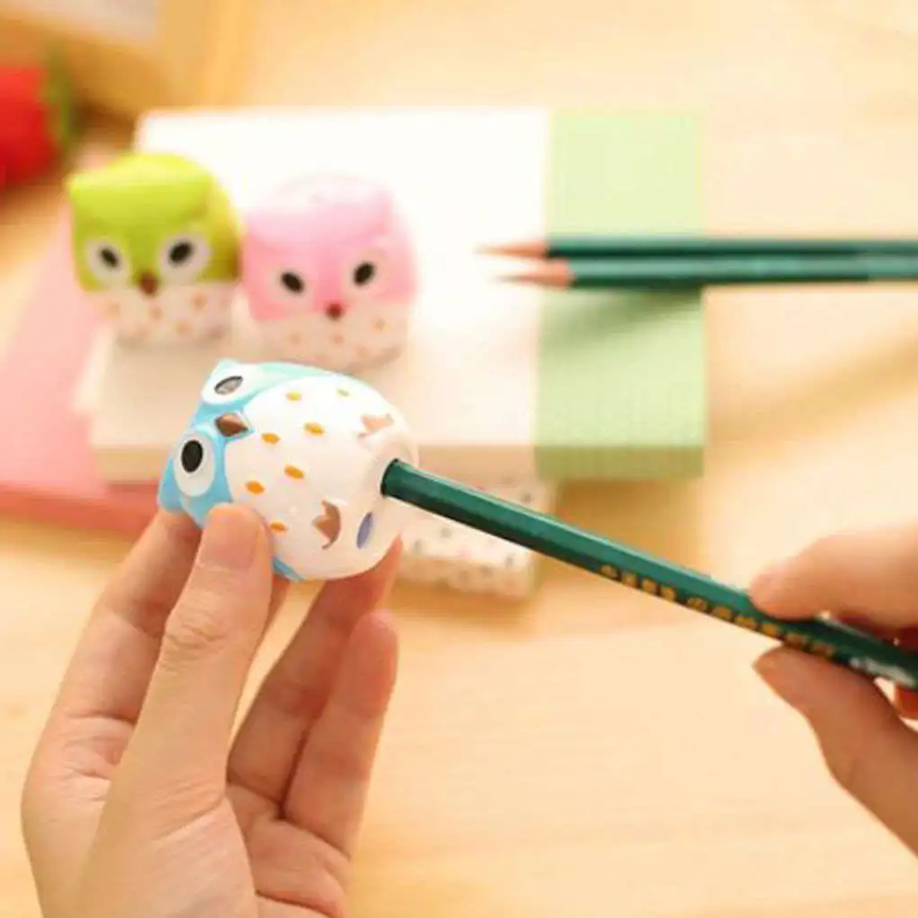 Adorable Cartoon Owl Shaped Two Holes Plastic Portable Lightweight Pencil Sharpener Color Random