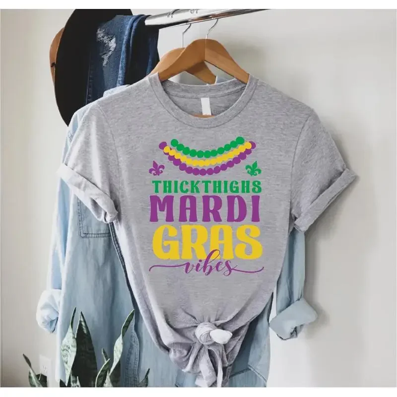 Funny Mardi Gras T Shirt Beads Vibes Fat Tuesday GifT New Orleans Womens NOLA Parade