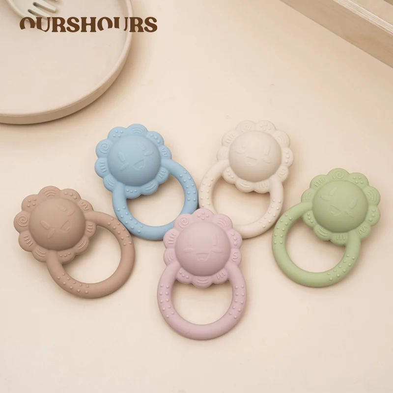 

Silicone Baby Teething Toy Cute Sunflower Design Babies Shake Rattle Teether BPA Free Infant Travel Toys Easy to Grasp Teethers