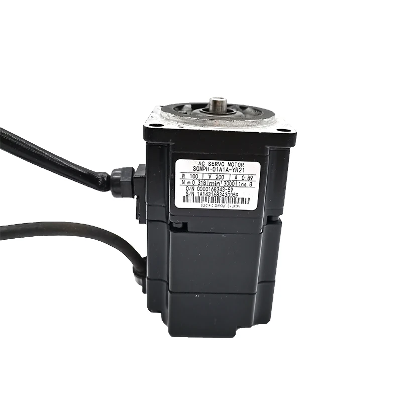 Servomotor SGMPH-01A1A-YR21 CA