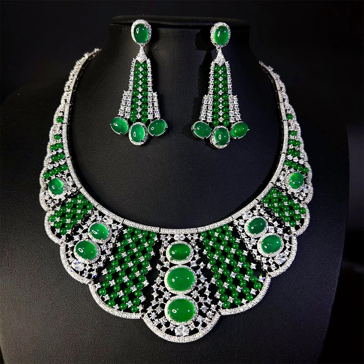 

2025 New Dazzling Green Red Agate Whitening Jewelry Set Elegant Women Necklace Earrings Nigeria Wedding Gift Festival M-760