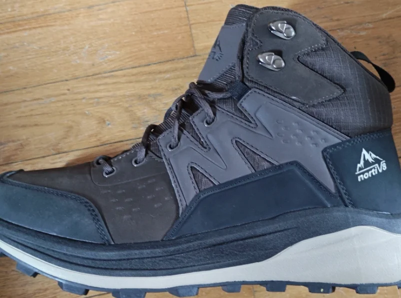 

Hot 2025 new neutral lightweight breathable hiking shoes summer wear mountaineering hiking shoes very good