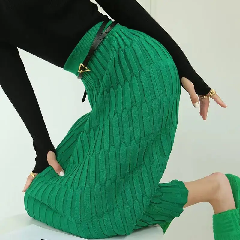 2026 Autumn and Winter Fashion New Women's Half Skirt New Ribbed High Waist Straight Tube Skirt Pleated Slim Pencil Skirt