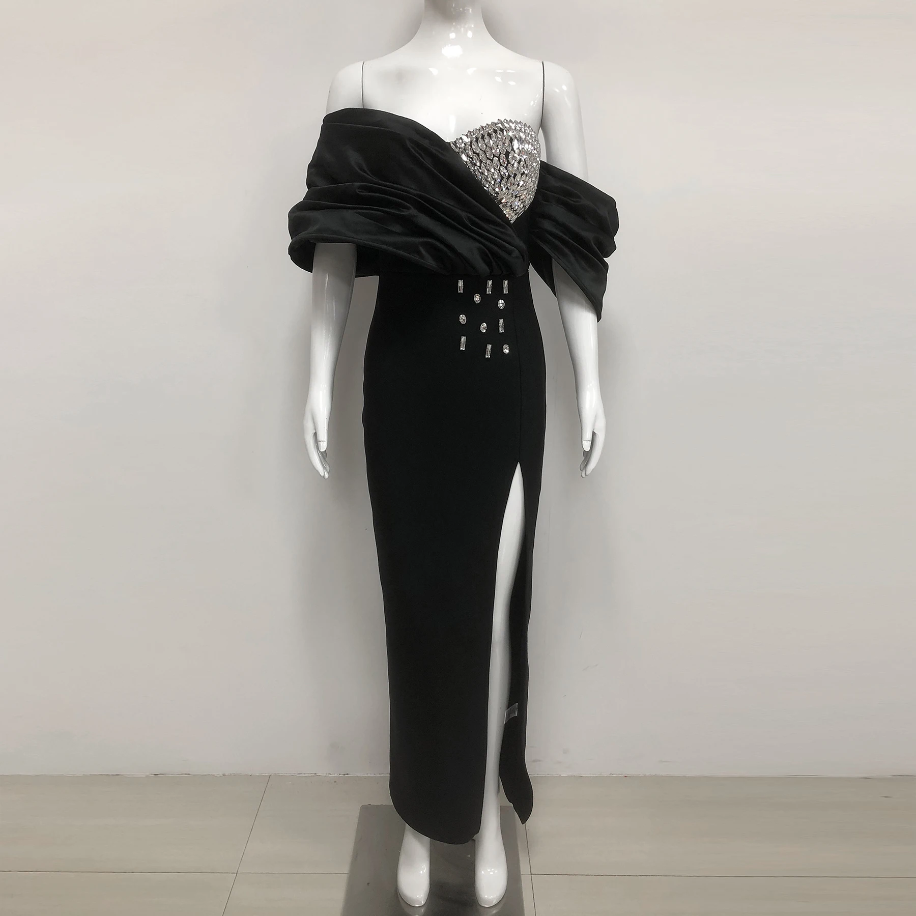 

Небесно-голубое женское сексуальное облегающее длинное бандажное платье без бретелек с открытыми плечами и блестящими бриллиантами, элегантное вечернее коктейльное платье