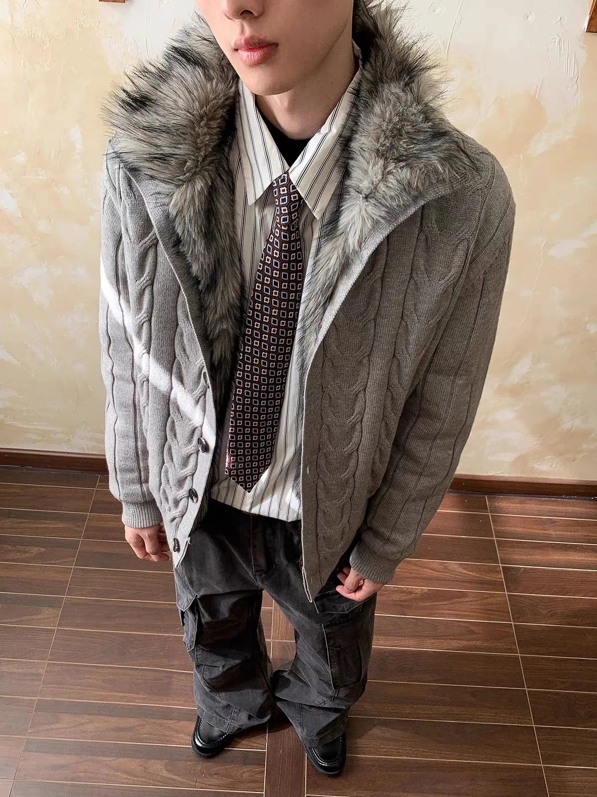 

Thiened Knitted Men's Sweater Coat Winter Warm Polyester Fiber Long Sve Casual Sle with Fur Collar Zhang Qian Design