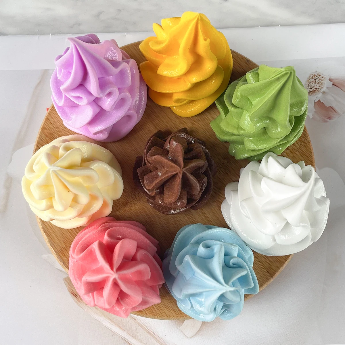 Spiralförmiges Eiscreme-Attrappenmodell, DIY-Gebäckdekoration, Schaufenster-Requisite für Dessertläden, Bäckerei-Dekorationszubehör – Detail 4
