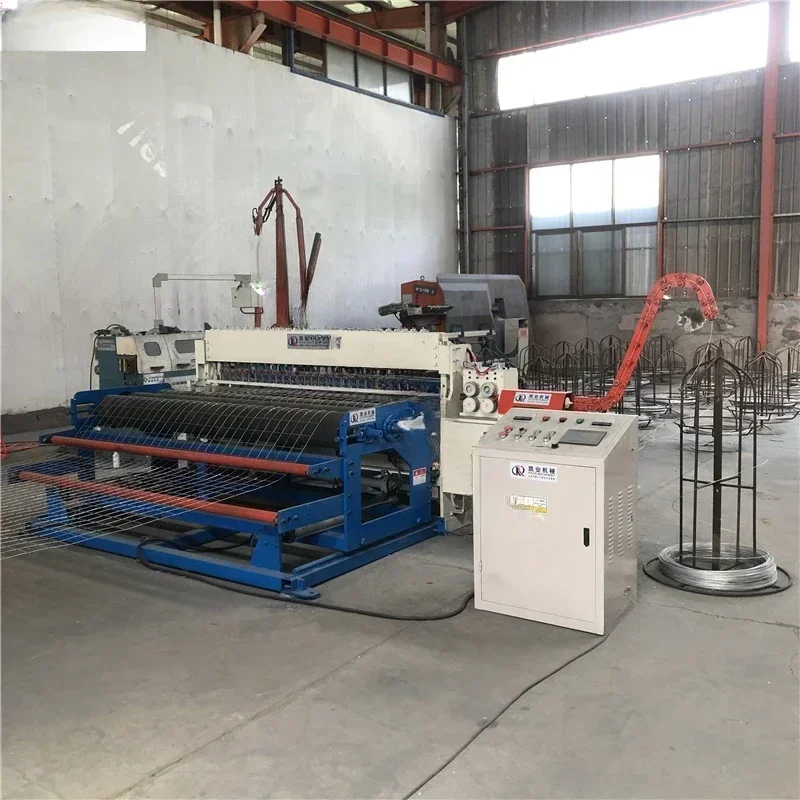 Factory price fully Automatic CNC  Welded Wire Mesh Making Machine for Roll Mesh best quality