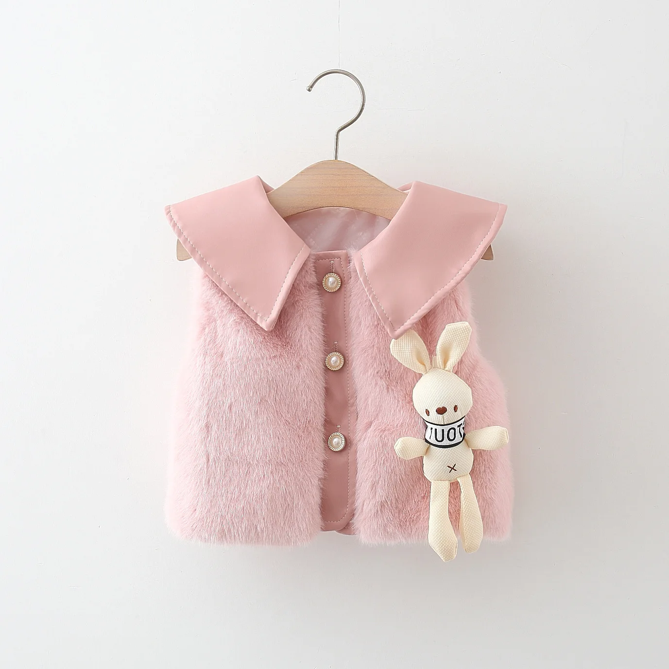 

Winter 2024 new leather collar sweater for girls Korean version cartoon vest free rabbit pendant