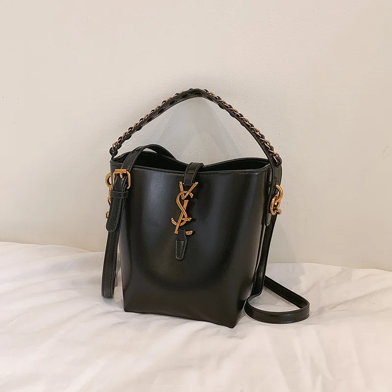 

2025 Women's New Texture Bag - Fashion Versatile Bucket, Niche Design, Simple Casual Shoulder/Crossbody Popular Women's Bag