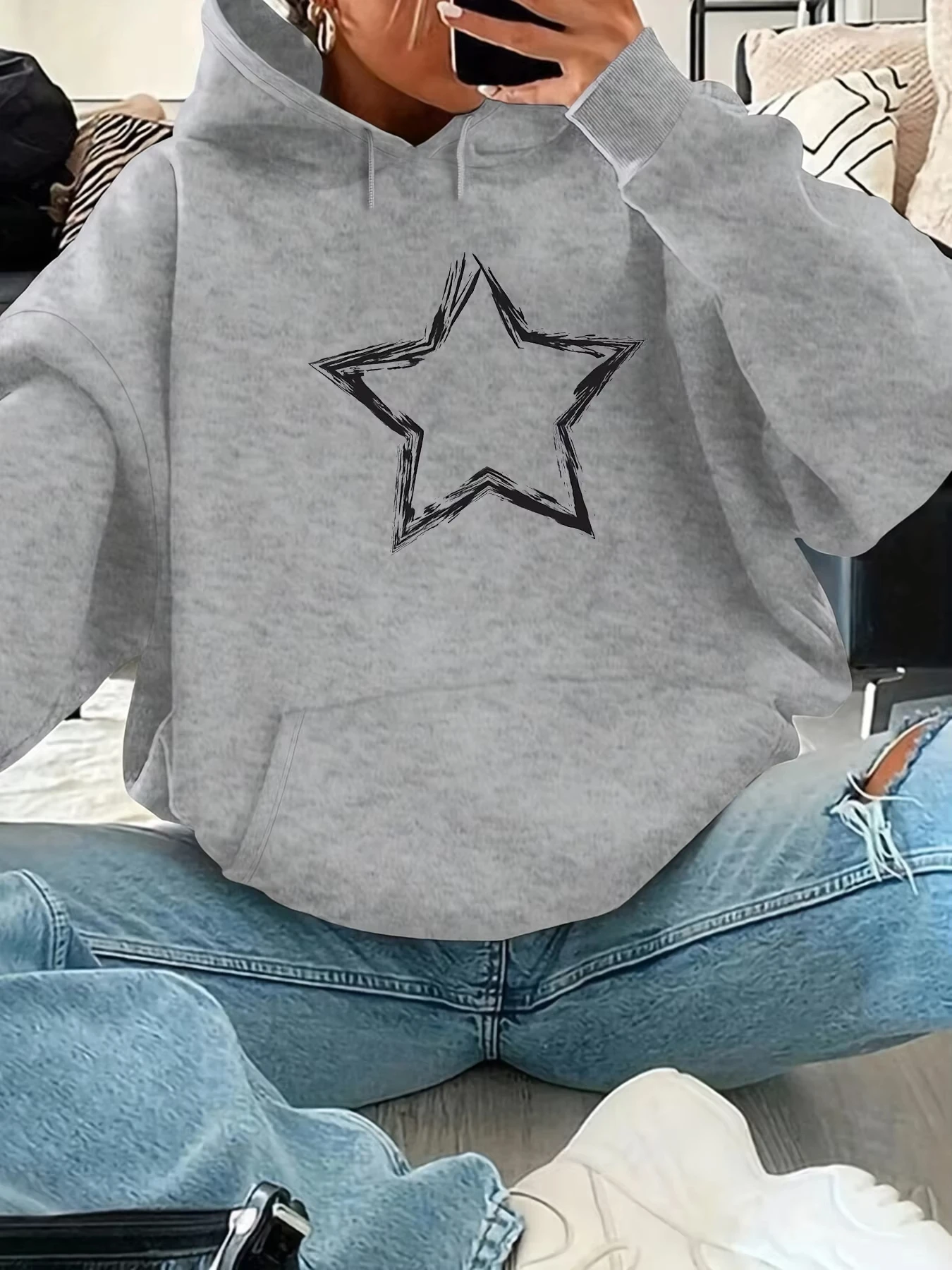 2026 Women's Autumn and Winter Warm and Loose Casual Five Pointed Star Pattern Printed Velvet Long Sleeved Hooded Sweatshirt