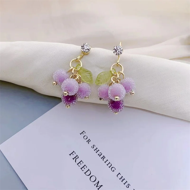 2023 New Sweet Temperament Small Fresh Bamboo White Lily Of The Valley Flower Earrings Elegant And Gentle Asymmetric  Earrings