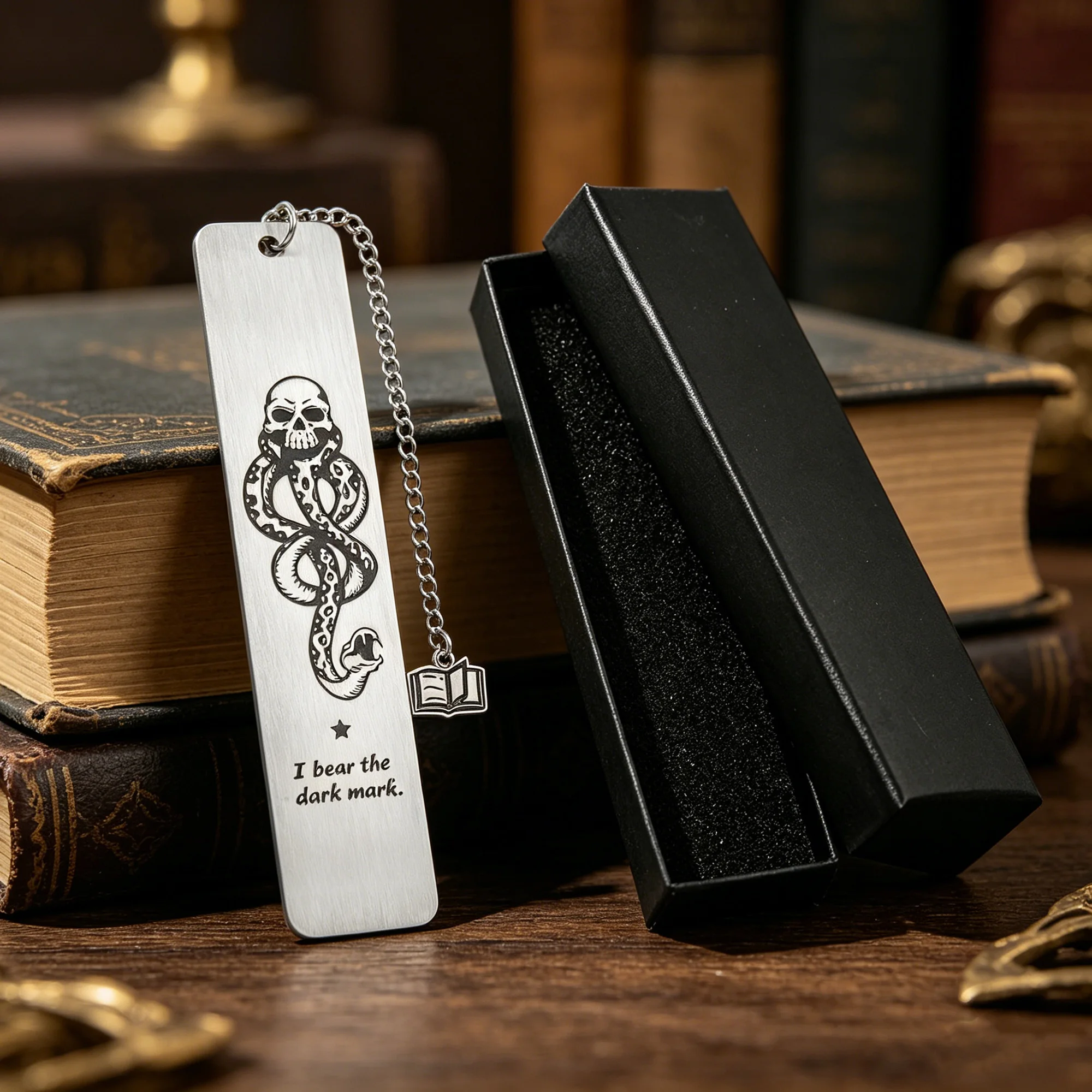 Dark Magic Skelett-Schlangen-Metall-Lesezeichen - 'Ich trage die dunkle Marke' - Mystischer Text-Lesezeichen - Perfekt für Liebhaber von Dark Fantasy