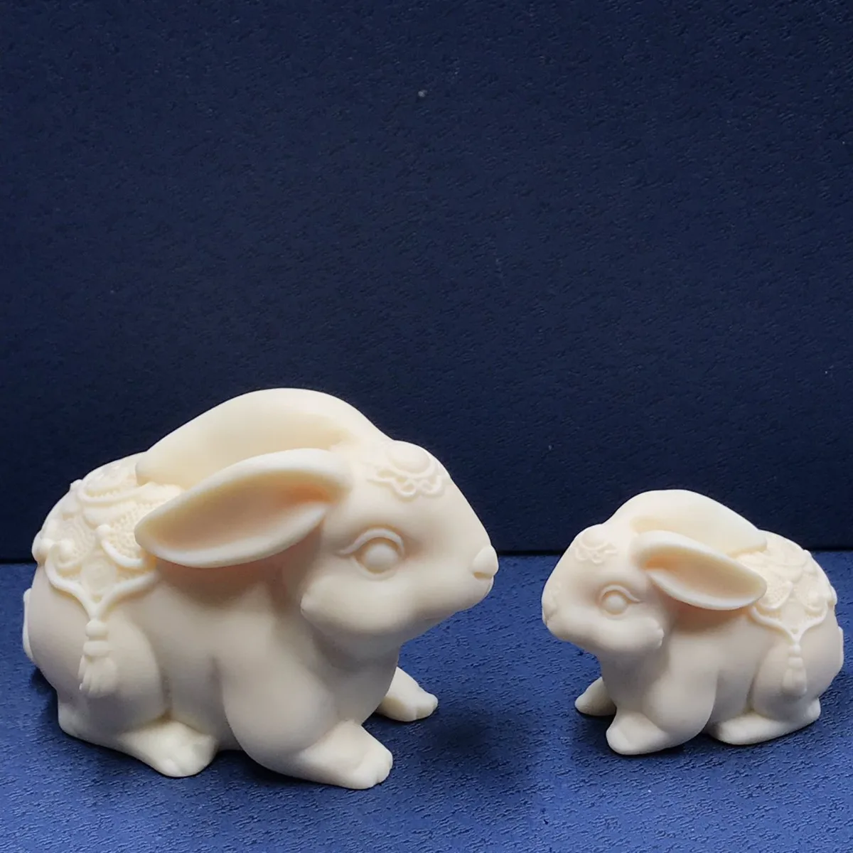 Natural Tagua Nut Carved Fortune Moon Rabbit Statue Cute White Bunny Ornament Home Vehicle Table Collectible Craft Gift
