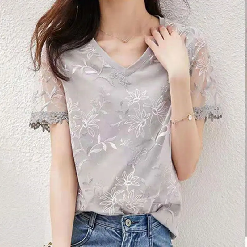 Chinese Style Summer New Vintage Embroidery V-neck Short Sleeve Lace Women Elegant Patchwork Niche Trend Net Yarn Paisley Tops