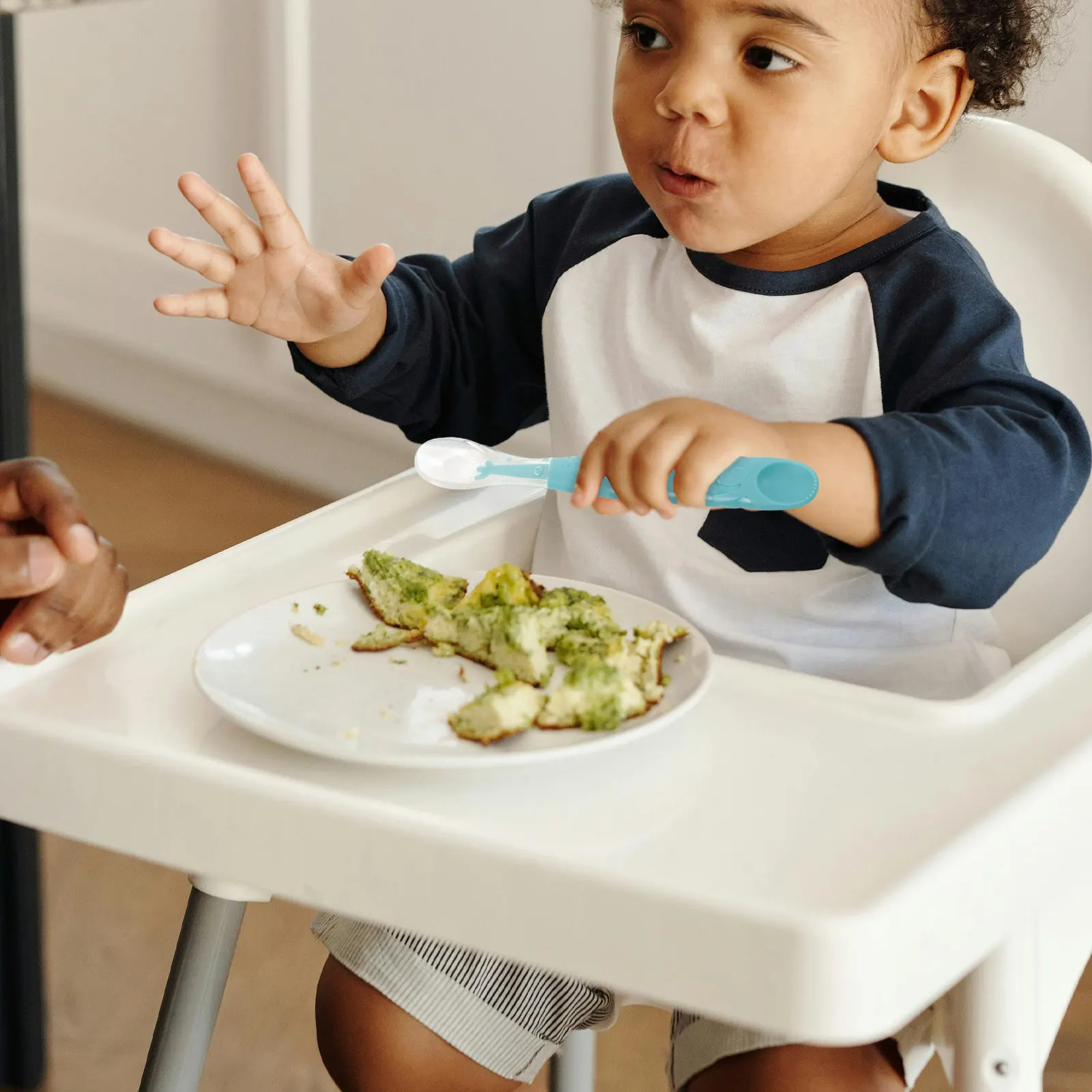 

Двусторонняя силиконовая ложка для кормления младенцев с мягким наконечником, для прикорма, безопасная для десен
