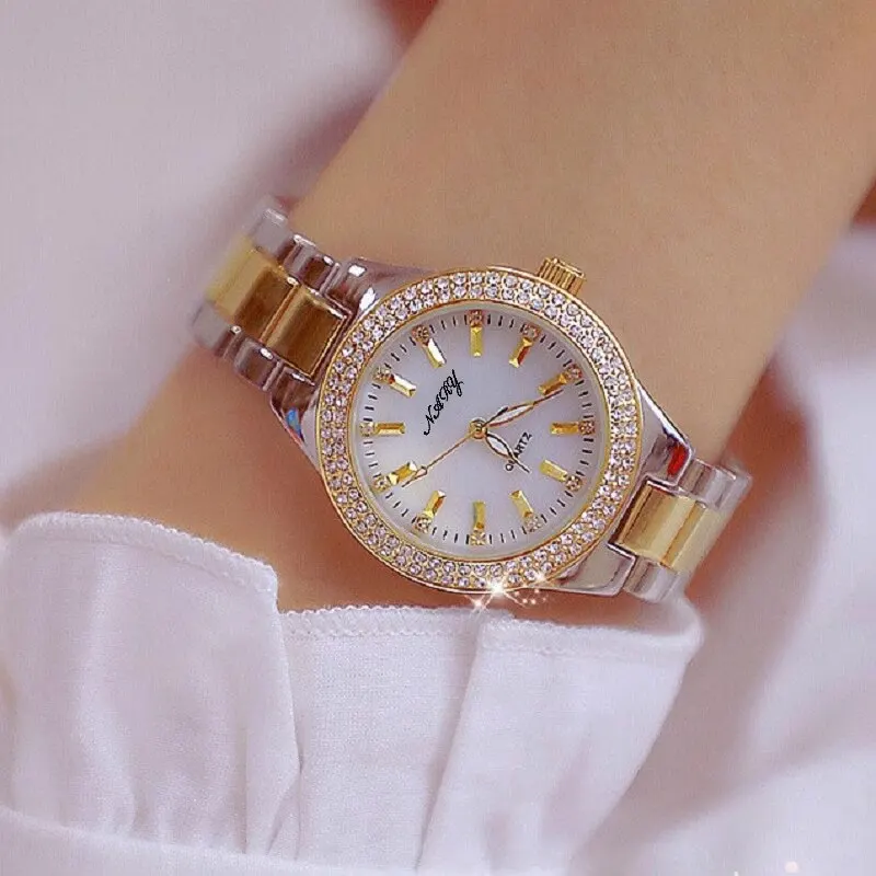 Women\'s Elegant Casual Goldn Watch Crystal Diamond Inlaid Watch Stainless Steel Silver Waterproof Quartz Watch