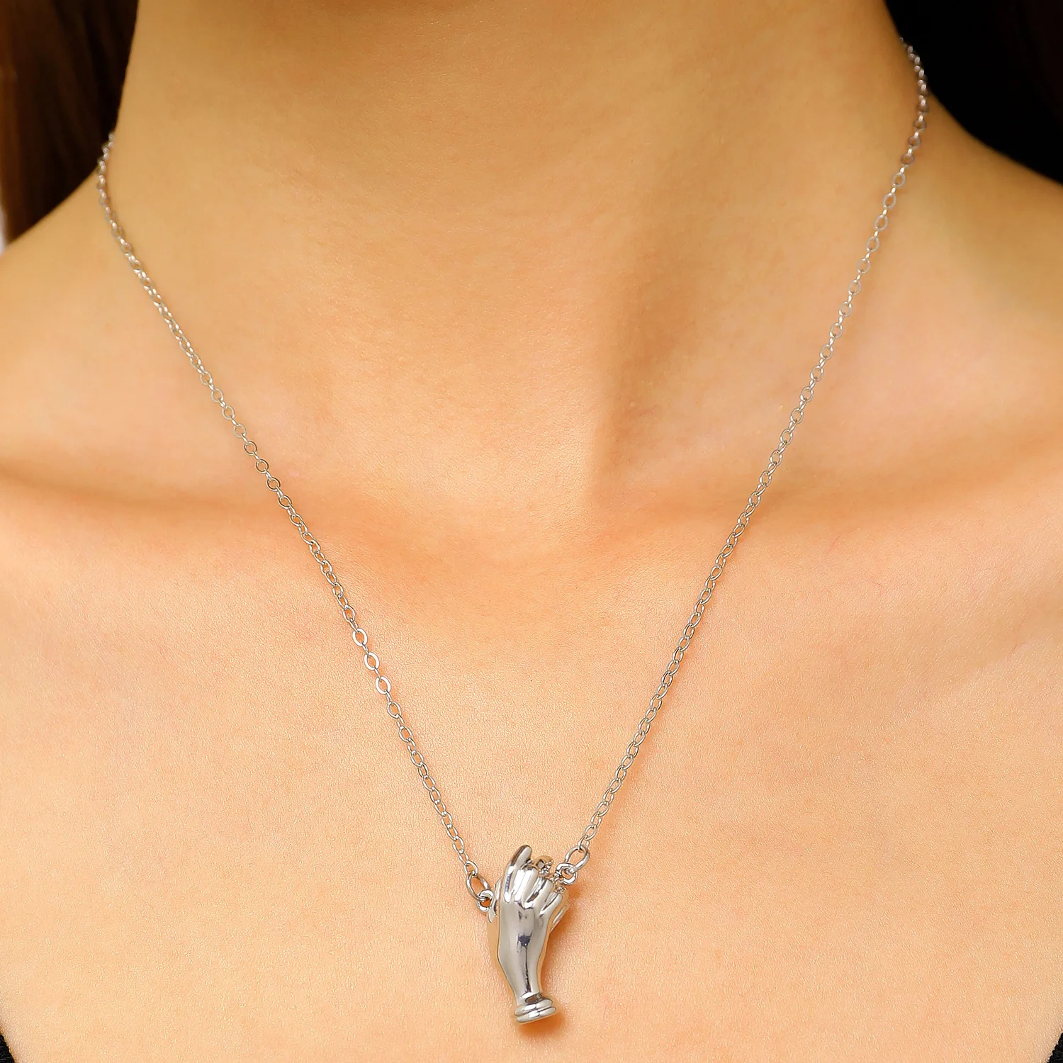 Small niche design floral necklace, vintage alloy hand shaped floral brooch, stylish outfit with matching accessories